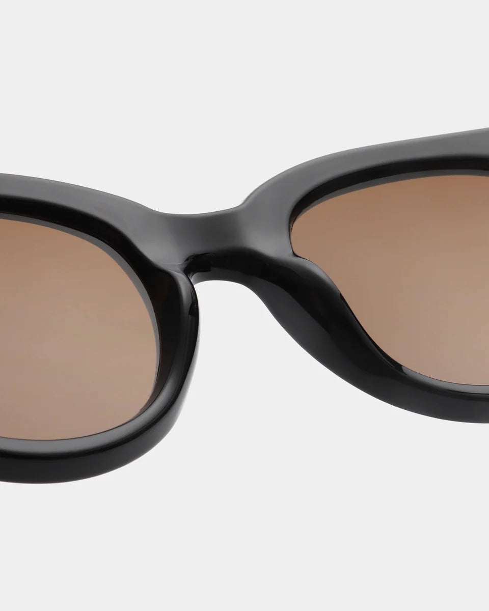 Lilly - Black