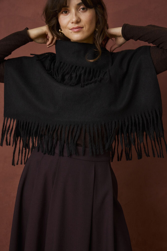 FRbetsy Collar 1