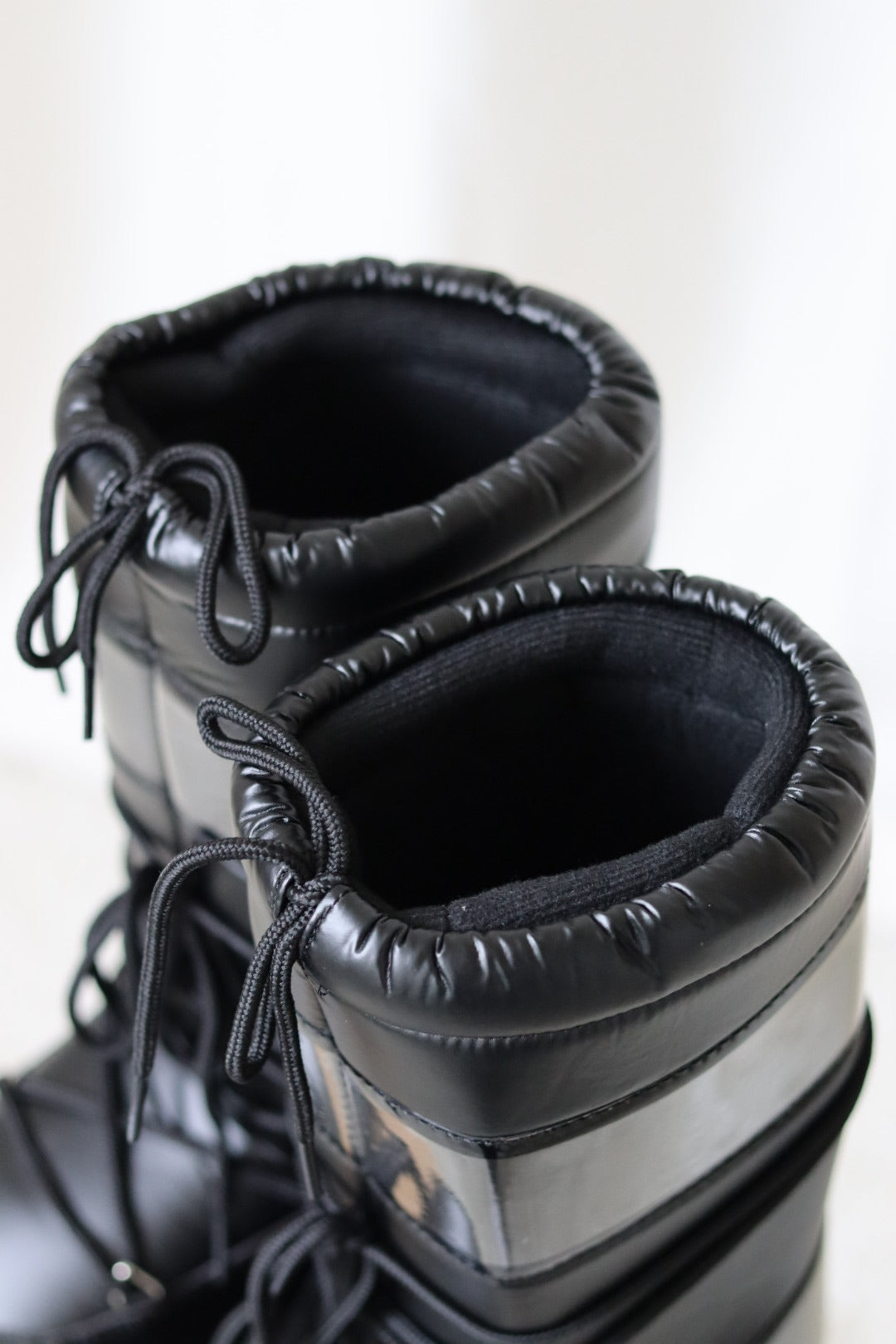 MOONBOOTS HIGH