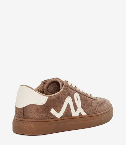 Sneaker