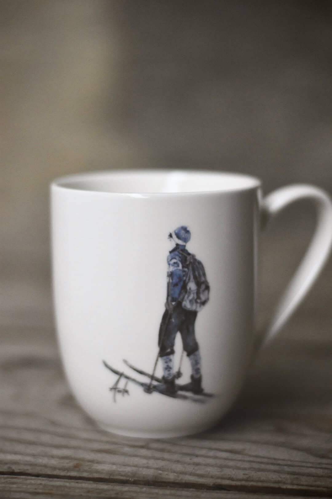 Krus Gabriel På Ski H 13,5 Cm