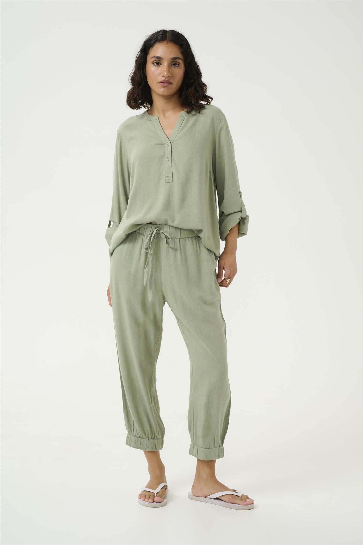 KAMilla Capri Pants