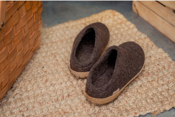 Slip-on With Natural Rubber Sole - honey
