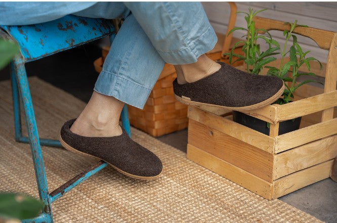 Slip-on With Natural Rubber Sole - honey